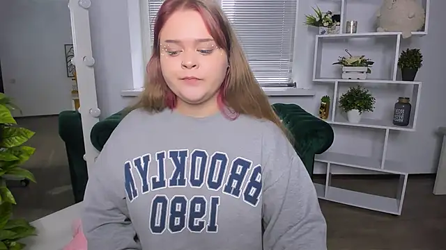 Erica  Alta online show from 10-12-25, 05:28