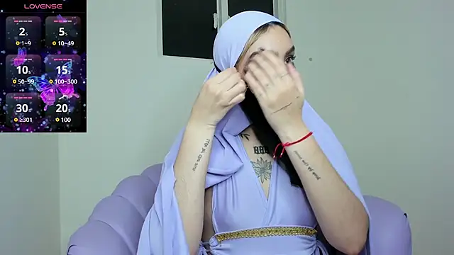 Snapshot of Maissa_Alabi chatting on 01-21-25, 08:11 Maissa Alabi online show from 01-21-25, 08:11