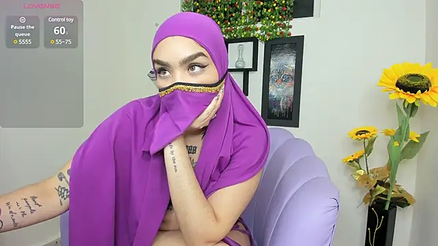 Snapshot of Maissa_Alabi chatting on 02-19-25, 07:16 Maissa Alabi online show from 02-19-25, 07:16