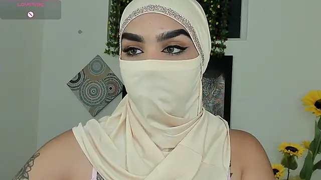 Snapshot of Maissa_Alabi chatting on 09-08-25, 06:40 Maissa Alabi online show from 09-08-25, 06:40