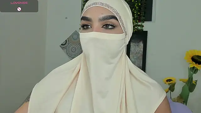 Snapshot of Maissa_Alabi chatting on 09-13-25, 07:35 Maissa Alabi online show from 09-13-25, 07:35