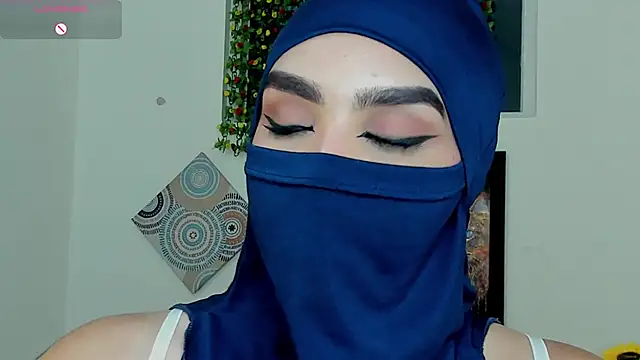 Snapshot of Maissa_Alabi chatting on 10-02-25, 07:10 Maissa Alabi online show from 10-02-25, 07:10