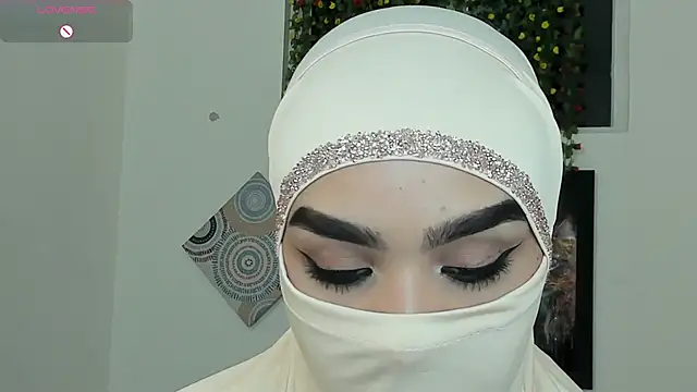 Snapshot of Maissa_Alabi chatting on 10-10-25, 03:33 Maissa Alabi online show from 10-10-25, 03:33