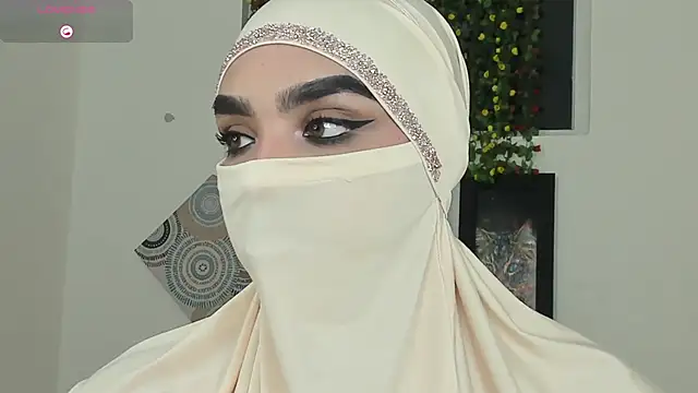 Snapshot of Maissa_Alabi chatting on 10-11-25, 06:39 Maissa Alabi online show from 10-11-25, 06:39