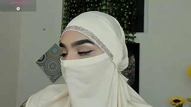 Snapshot of Maissa_Alabi chatting on 10-14-25, 06:42 Maissa Alabi online show from 10-14-25, 06:42