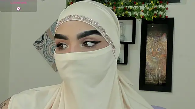 Snapshot of Maissa_Alabi chatting on 10-19-25, 09:59 Maissa Alabi online show from 10-19-25, 09:59