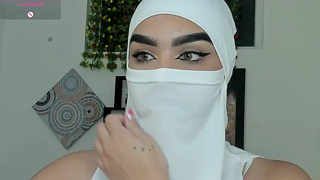 Snapshot of Maissa_Alabi chatting on 10-21-25, 07:36 Maissa Alabi online show from 10-21-25, 07:36