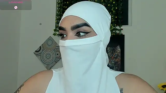 Snapshot of Maissa_Alabi chatting on 10-29-25, 06:53 Maissa Alabi online show from 10-29-25, 06:53