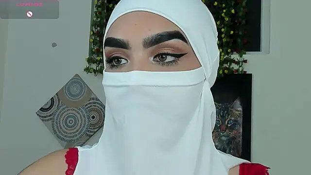 Snapshot of Maissa_Alabi chatting on 10-31-25, 07:26 Maissa Alabi online show from 10-31-25, 07:26