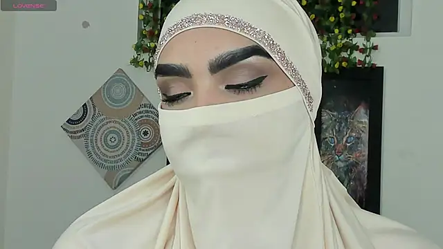 Snapshot of Maissa_Alabi chatting on 11-05-25, 07:36 Maissa Alabi online show from 11-05-25, 07:36