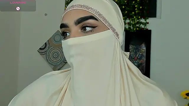 Snapshot of Maissa_Alabi chatting on 11-06-25, 07:15 Maissa Alabi online show from 11-06-25, 07:15