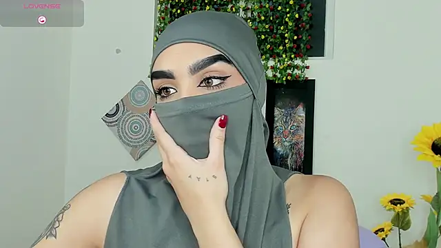 Snapshot of Maissa_Alabi chatting on 11-11-25, 06:41 Maissa Alabi online show from 11-11-25, 06:41