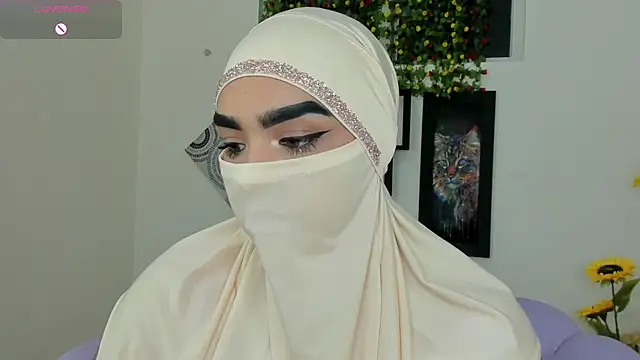 Snapshot of Maissa_Alabi chatting on 11-14-25, 07:01 Maissa Alabi online show from 11-14-25, 07:01