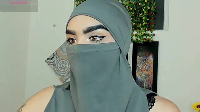 Snapshot of Maissa_Alabi chatting on 11-15-25, 06:37 Maissa Alabi online show from 11-15-25, 06:37