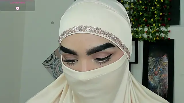 Snapshot of Maissa_Alabi chatting on 11-19-25, 07:36 Maissa Alabi online show from 11-19-25, 07:36