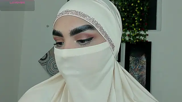 Snapshot of Maissa_Alabi chatting on 11-22-25, 06:40 Maissa Alabi online show from 11-22-25, 06:40