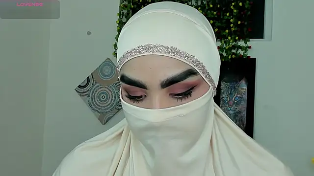 Snapshot of Maissa_Alabi chatting on 11-24-25, 07:35 Maissa Alabi online show from 11-24-25, 07:35