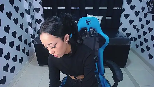 Snapshot of victoria_ricci_a chatting on 02-06-25, 04:36 victoria ricci a online show from 02-06-25, 04:36