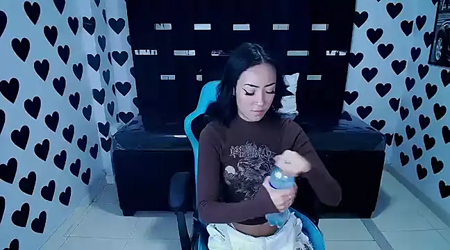 Snapshot of victoria_ricci_a chatting on 02-18-25, 04:37 victoria ricci a online show from 02-18-25, 04:37