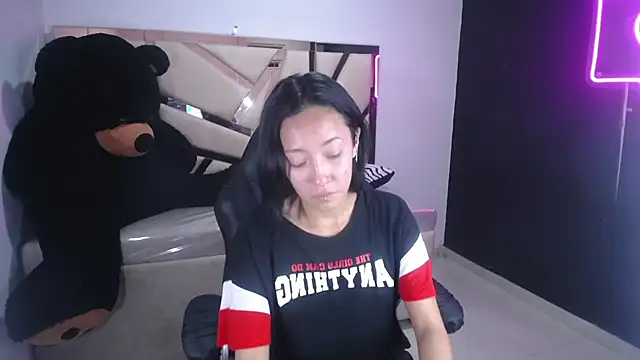 Snapshot of victoria_ricci_a chatting on 03-06-25, 04:38 victoria ricci a online show from 03-06-25, 04:38