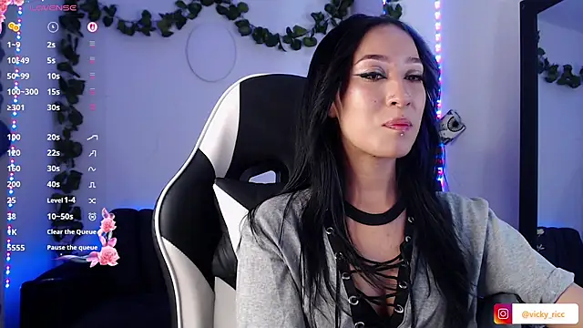 Snapshot of victoria_ricci_a chatting on 10-11-25, 12:43 victoria ricci a online show from 10-11-25, 12:43