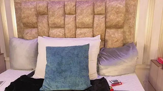 Snapshot of avis_lara chatting on 11-21-25, 07:45 avis lara online show from 11-21-25, 07:45