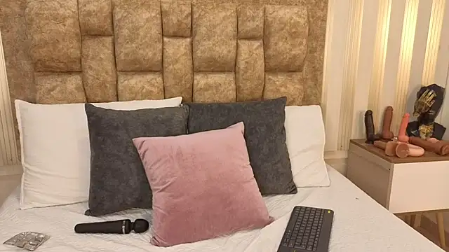 Snapshot of avis_lara chatting on 12-03-25, 06:39 avis lara online show from 12-03-25, 06:39