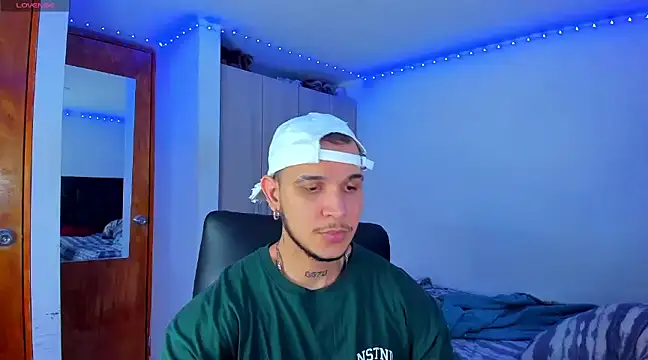 Snapshot of austinoficial chatting on 02-23-25, 12:19 austinoficial online show from 02-23-25, 12:19