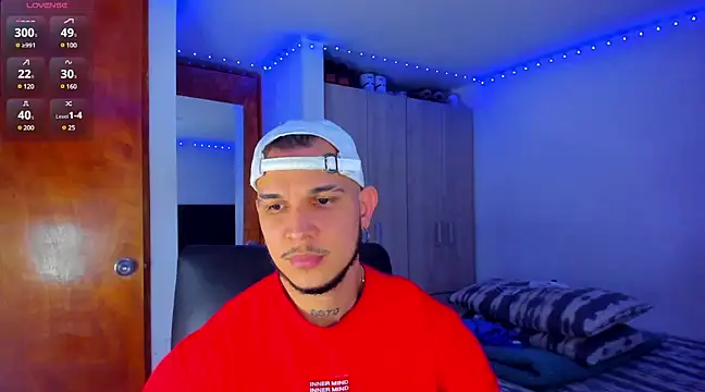 Snapshot of austinoficial chatting on 03-08-25, 01:06 austinoficial online show from 03-08-25, 01:06