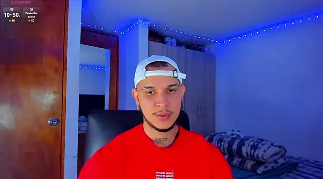 Snapshot of austinoficial chatting on 03-08-25, 04:12 austinoficial online show from 03-08-25, 04:12