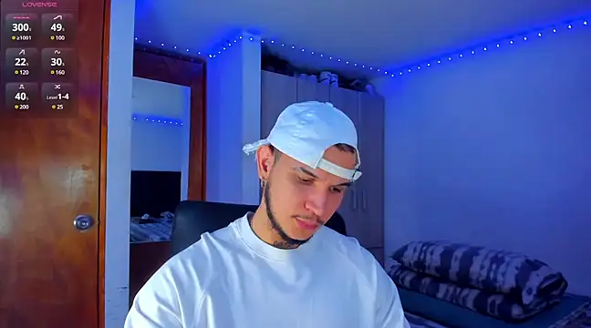 Snapshot of austinoficial chatting on 03-19-25, 02:48 austinoficial online show from 03-19-25, 02:48