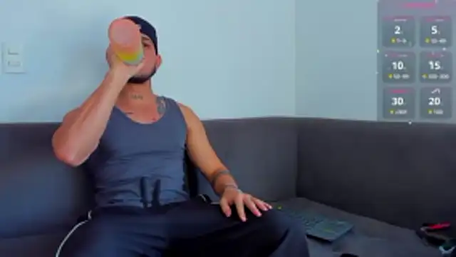 Snapshot of austinoficial chatting on 10-14-25, 08:31 austinoficial online show from 10-14-25, 08:31