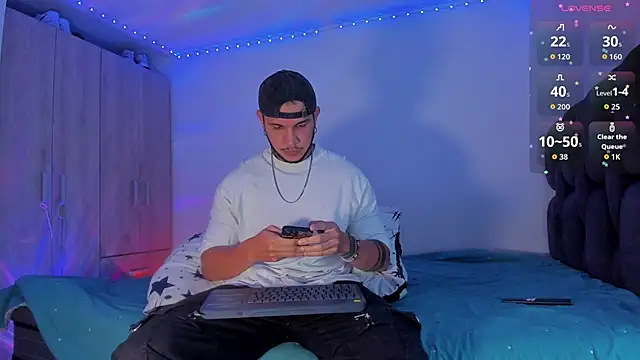 Snapshot of austinoficial chatting on 11-29-25, 09:29 austinoficial online show from 11-29-25, 09:29