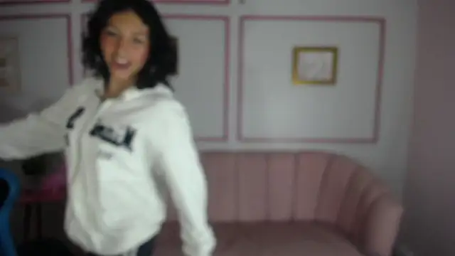 Snapshot of zoe_ch_ chatting on 03-19-25, 09:37 zoe ch online show from 03-19-25, 09:37