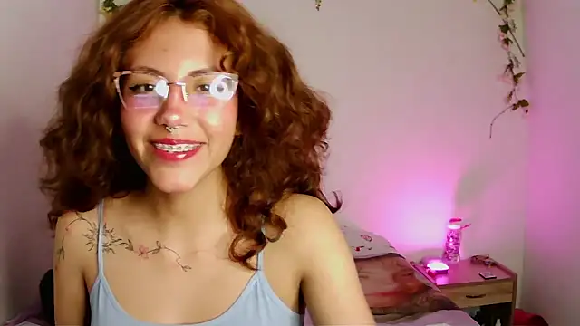 Snapshot of zoe_ch_ chatting on 09-09-25, 04:23 zoe ch online show from 09-09-25, 04:23