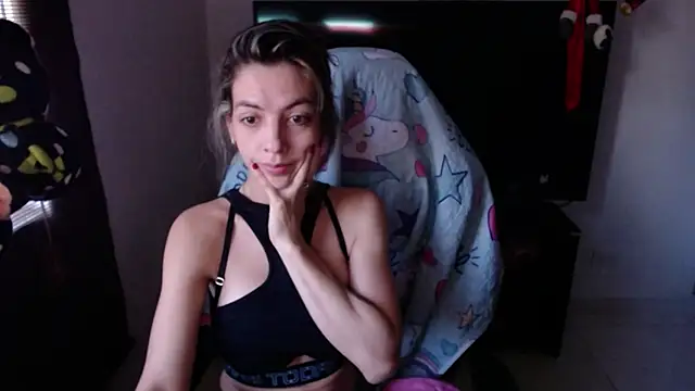 Snapshot of Princezzlove3 chatting on 01-17-25, 02:07 Princezzlove3 online show from 01-17-25, 02:07