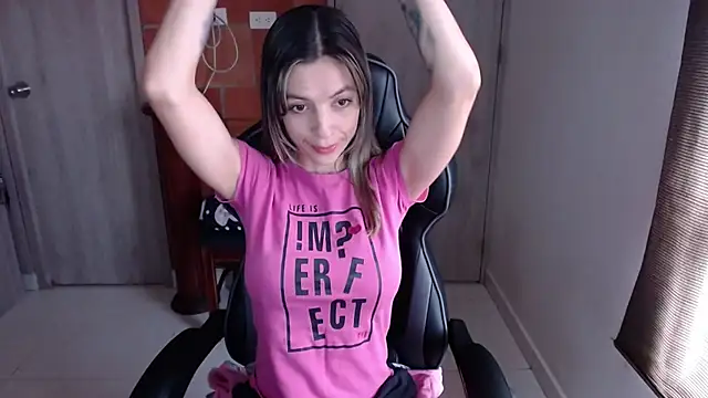 Snapshot of Princezzlove3 chatting on 01-30-25, 01:53 Princezzlove3 online show from 01-30-25, 01:53