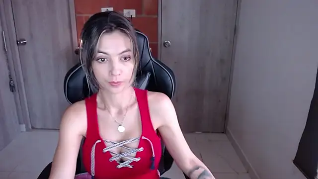 Snapshot of Princezzlove3 chatting on 02-01-25, 02:34 Princezzlove3 online show from 02-01-25, 02:34