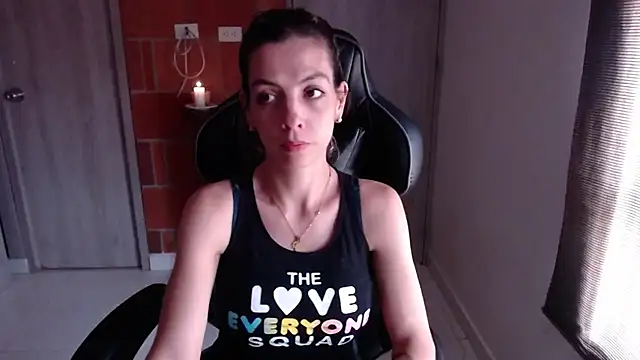 Snapshot of Princezzlove3 chatting on 03-01-25, 05:49 Princezzlove3 online show from 03-01-25, 05:49