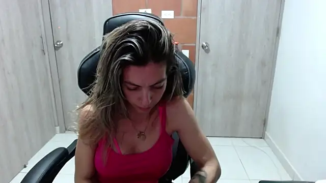 Snapshot of Princezzlove3 chatting on 03-04-25, 12:18 Princezzlove3 online show from 03-04-25, 12:18