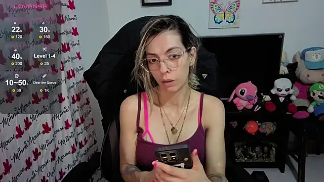 Snapshot of Princezzlove3 chatting on 09-30-25, 12:37 Princezzlove3 online show from 09-30-25, 12:37