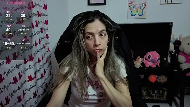 Snapshot of Princezzlove3 chatting on 10-04-25, 12:30 Princezzlove3 online show from 10-04-25, 12:30