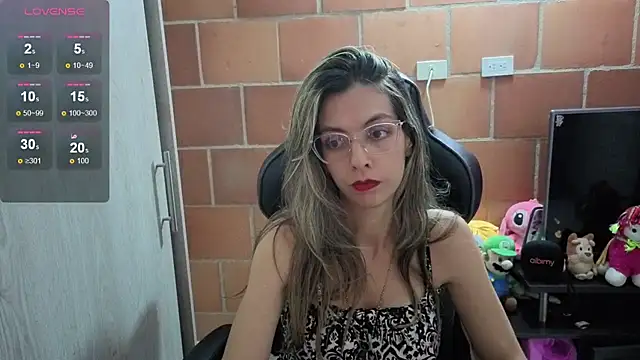 Snapshot of Princezzlove3 chatting on 10-19-25, 12:22 Princezzlove3 online show from 10-19-25, 12:22