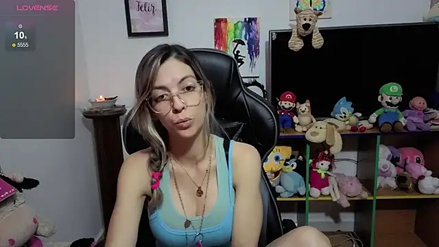 Snapshot of Princezzlove3 chatting on 10-20-25, 12:55 Princezzlove3 online show from 10-20-25, 12:55