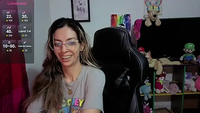 Snapshot of Princezzlove3 chatting on 10-30-25, 01:07 Princezzlove3 online show from 10-30-25, 01:07