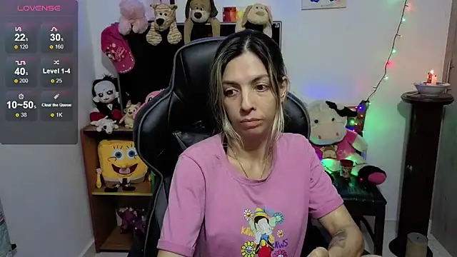 Snapshot of Princezzlove3 chatting on 11-11-25, 01:16 Princezzlove3 online show from 11-11-25, 01:16