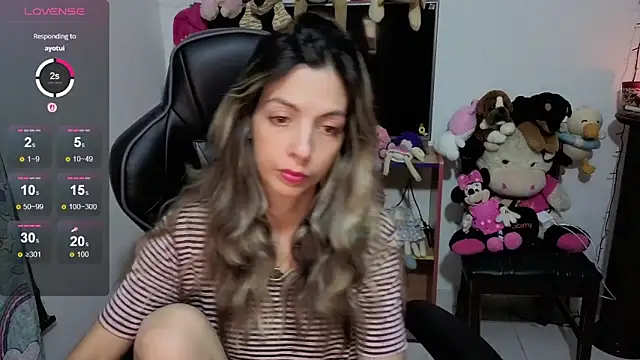 Snapshot of Princezzlove3 chatting on 11-22-25, 11:48 Princezzlove3 online show from 11-22-25, 11:48