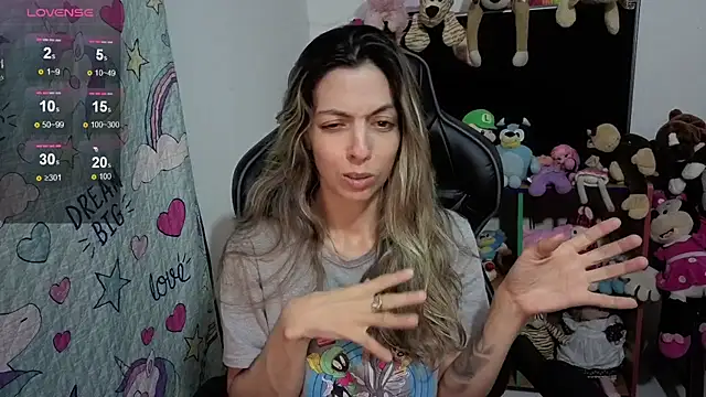 Snapshot of Princezzlove3 chatting on 11-25-25, 12:32 Princezzlove3 online show from 11-25-25, 12:32