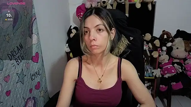 Snapshot of Princezzlove3 chatting on 11-27-25, 12:24 Princezzlove3 online show from 11-27-25, 12:24