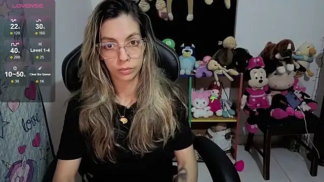 Snapshot of Princezzlove3 chatting on 11-28-25, 12:13 Princezzlove3 online show from 11-28-25, 12:13